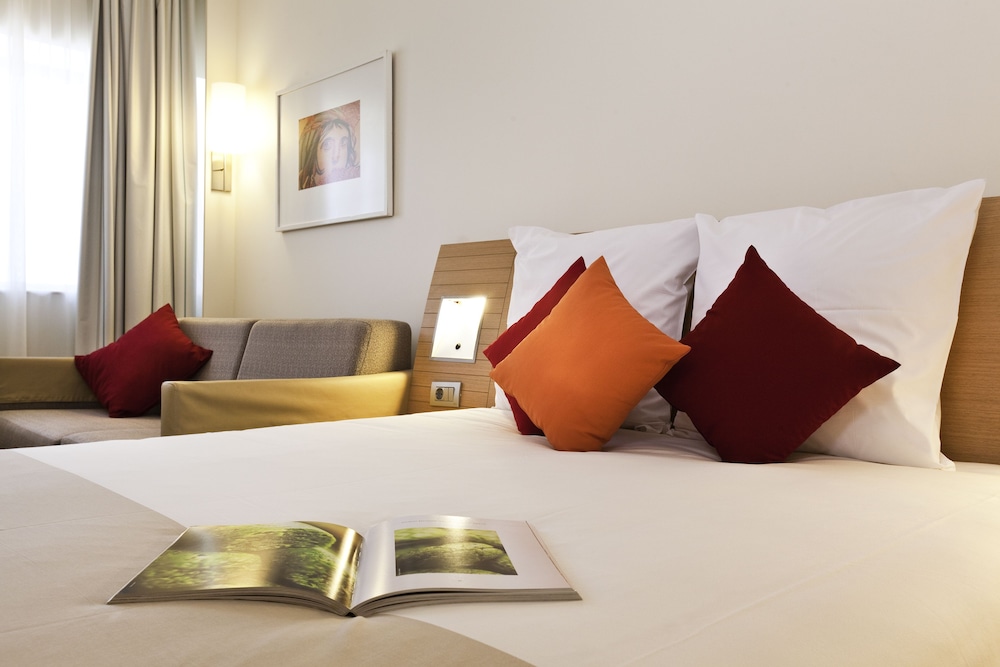 Classic Room, Multiple Beds - Photo 8