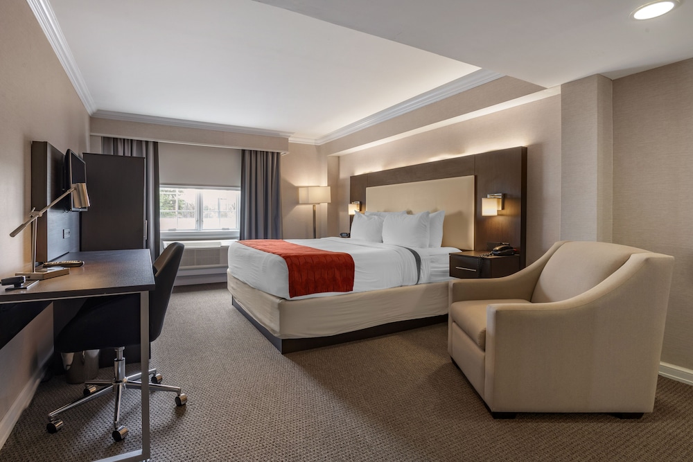 Superior Room, 1 King Bed photo 1