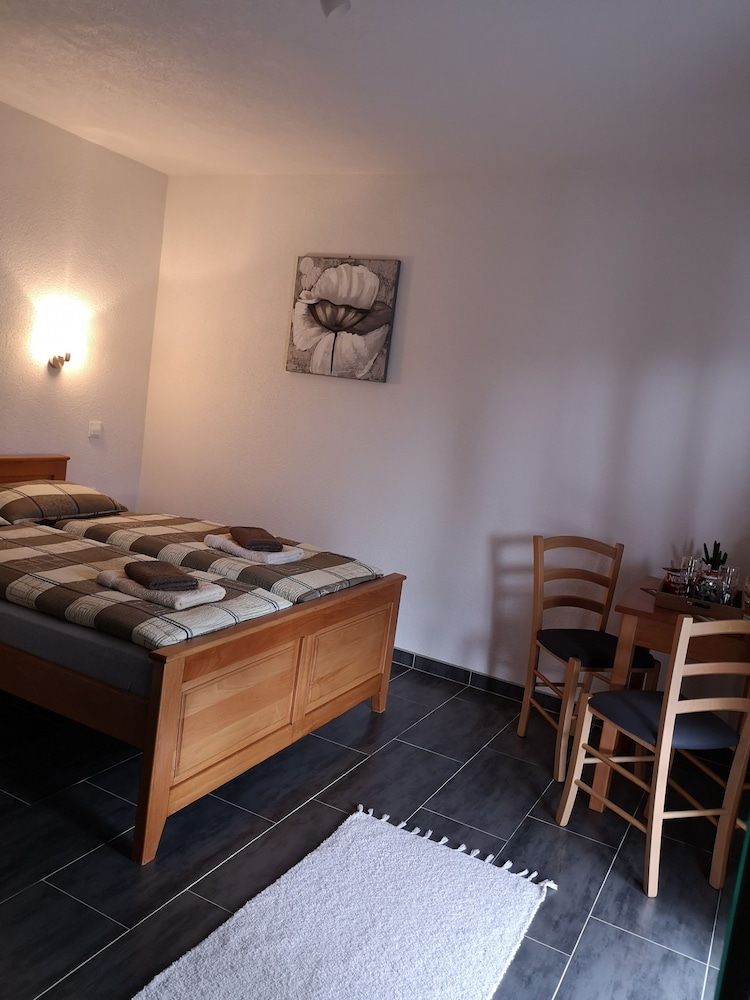 Standard Double Room, 1 Queen Bed photo 2