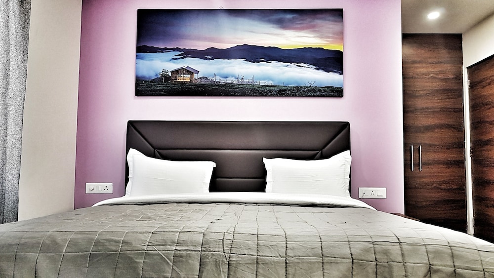 Deluxe Room - Photo 11