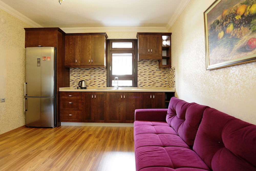Family Studio, Non Smoking, Garden View photo 3