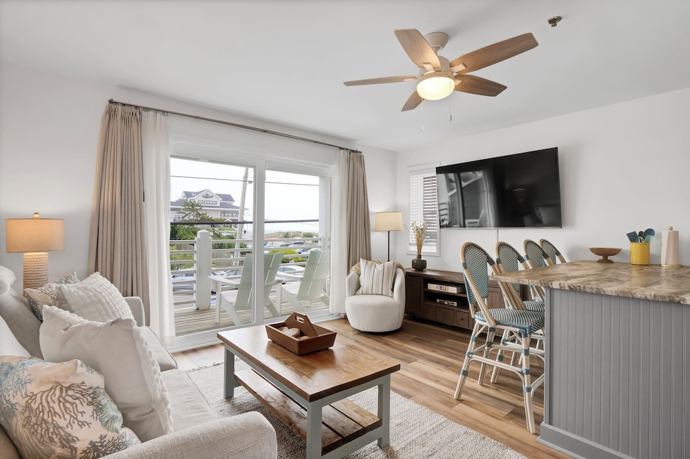 Exclusive Suite, 1 King Bed with Sofa bed, Kitchen, Ocean View