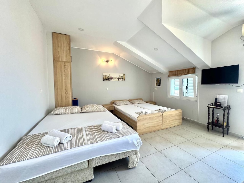 Family Studio, Balcony, Partial Sea View