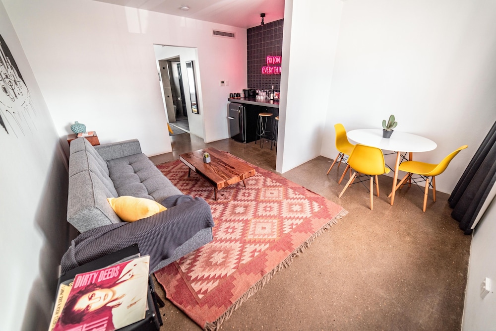 King Suite - Photo 4