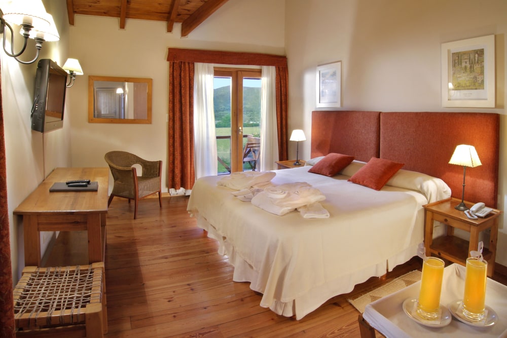 Standard Double or Twin Room photo 2