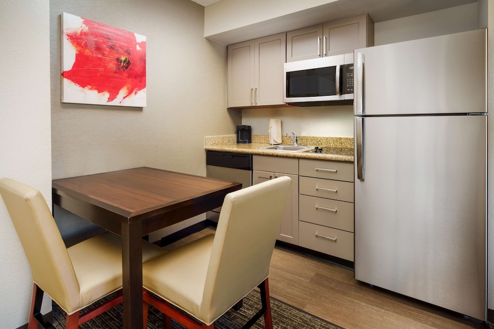 Suite, 1 Bedroom - Photo 5