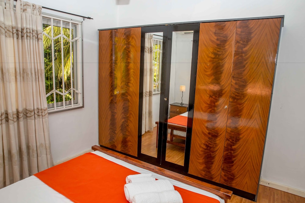 Room, 1 Queen Bed, Mountain View