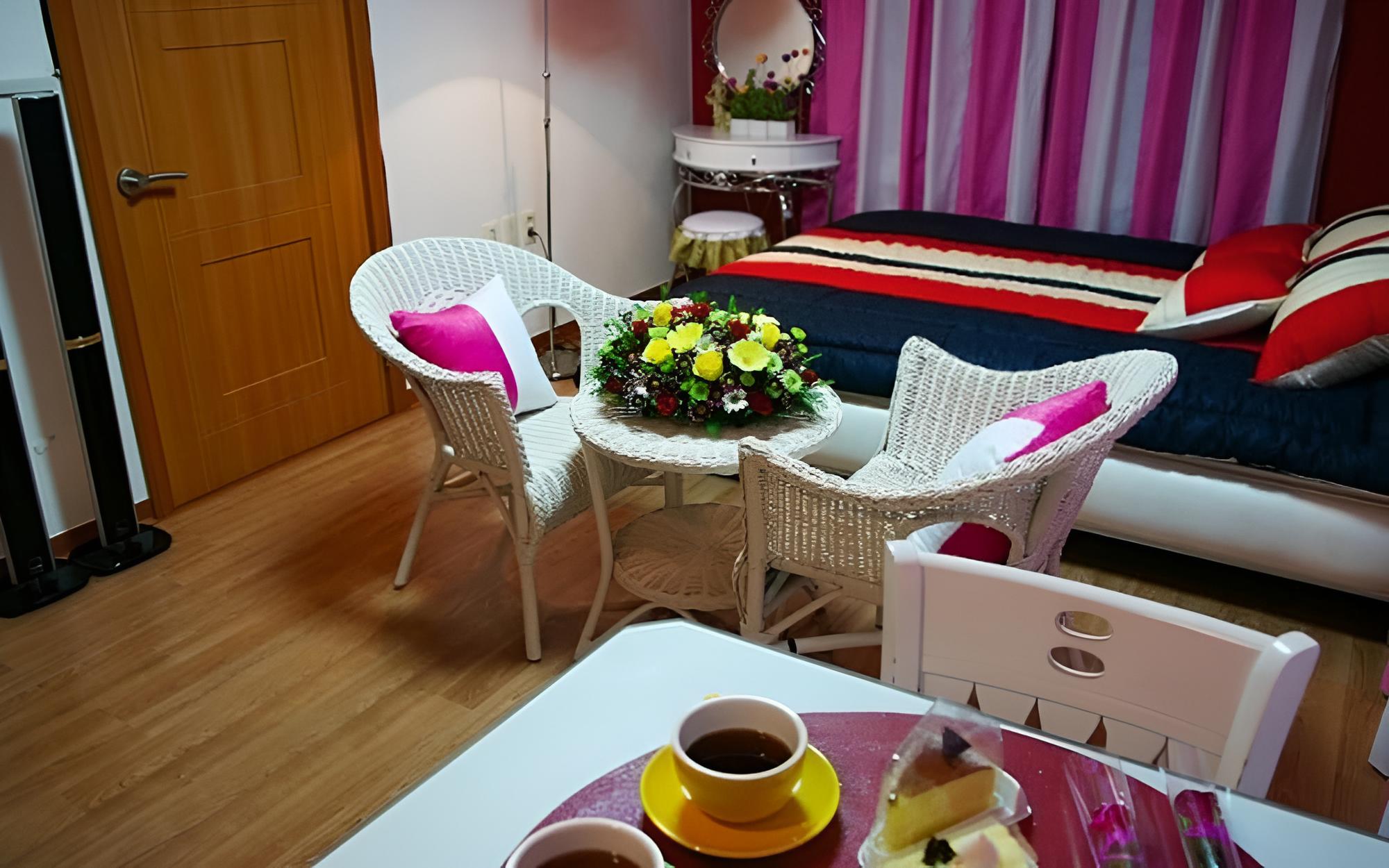 Room (Agnes) - Photo 1