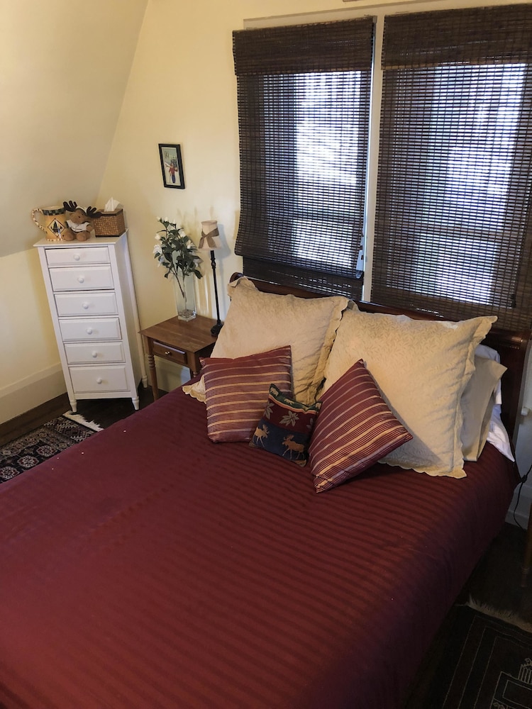 Standard Double Room, Ensuite, Mountain View (New Hampshire)