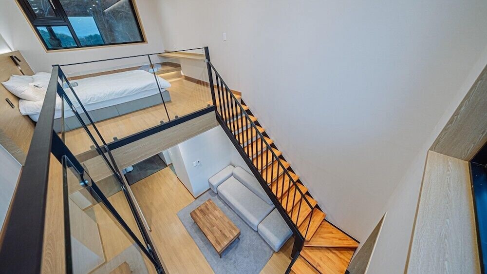 Room (102) photo 1