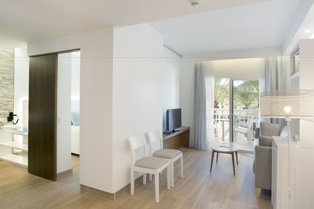 Suite, Balcony (2 adults)