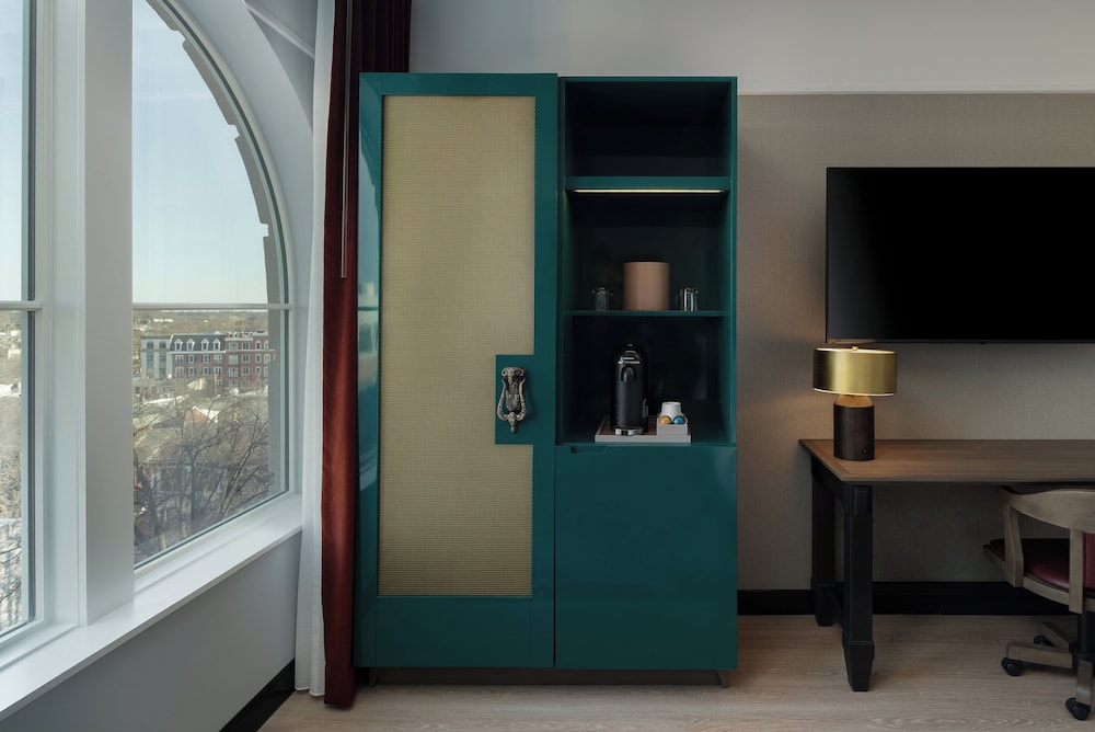 Suite, 2 Queen Beds, Accessible Bathtub (Mobility) - Photo 1