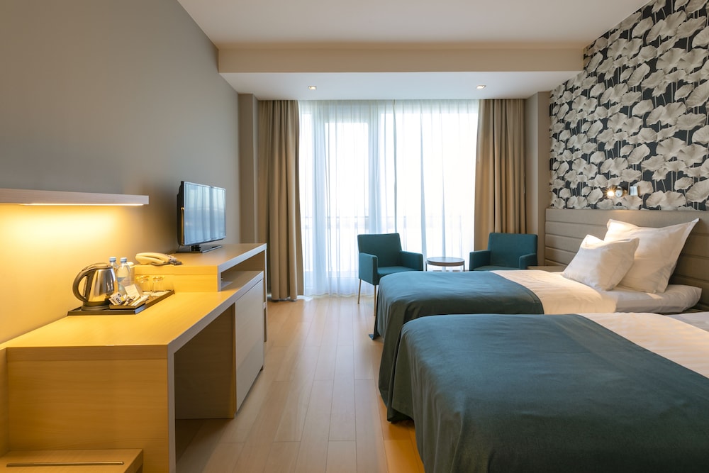 Twin Room, Balcony (45 Minutes Massage Included) photo 1
