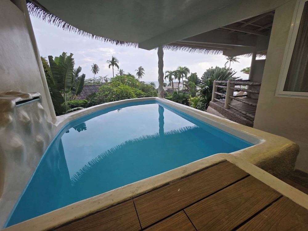 Luxe Suite with Plunge Pool and Seaview - Photo 11