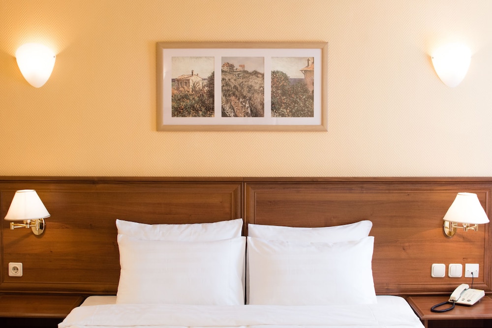 Standard Double or Twin Room photo 1