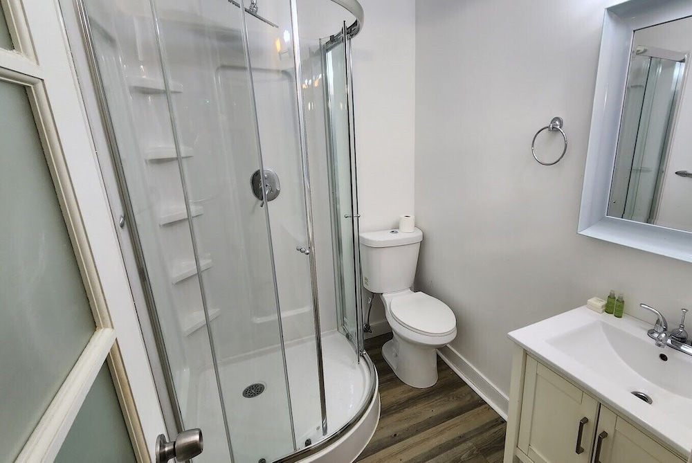 Single Room Queen photo 2