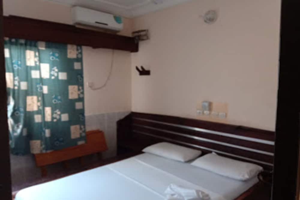 Double Room, Non Smoking, Courtyard View photo 1