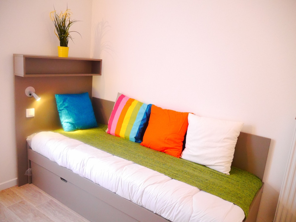 Standard Studio, 1 Large Twin Bed photo 3