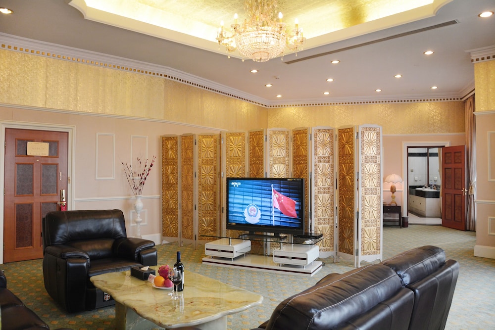 Luxury Suite photo 2