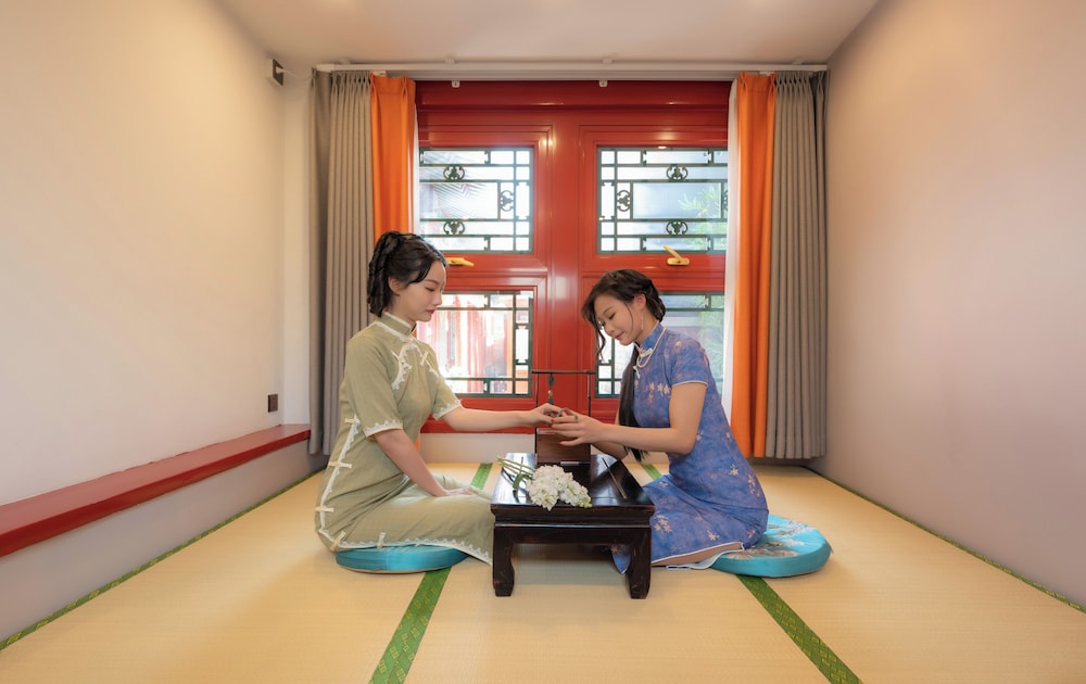 Family Suite, 2 Bedrooms, Courtyard View (Chinese Style Bed)