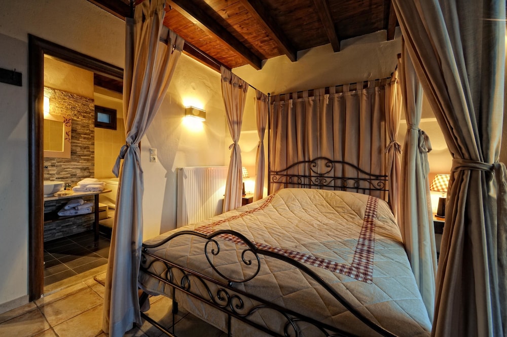 Superior Duplex, Jetted Tub