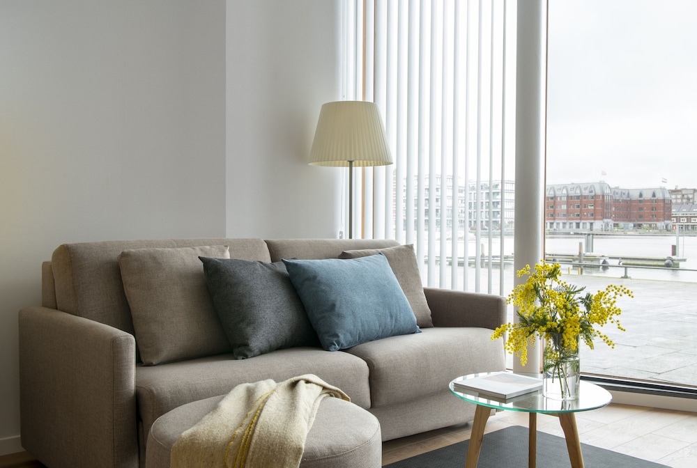 City Apartment, 2 Bedrooms, River View photo 3