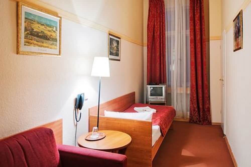 Single Room photo 3