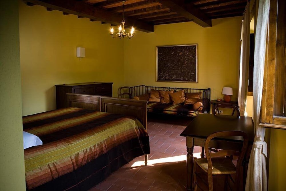 Triple Room photo 2