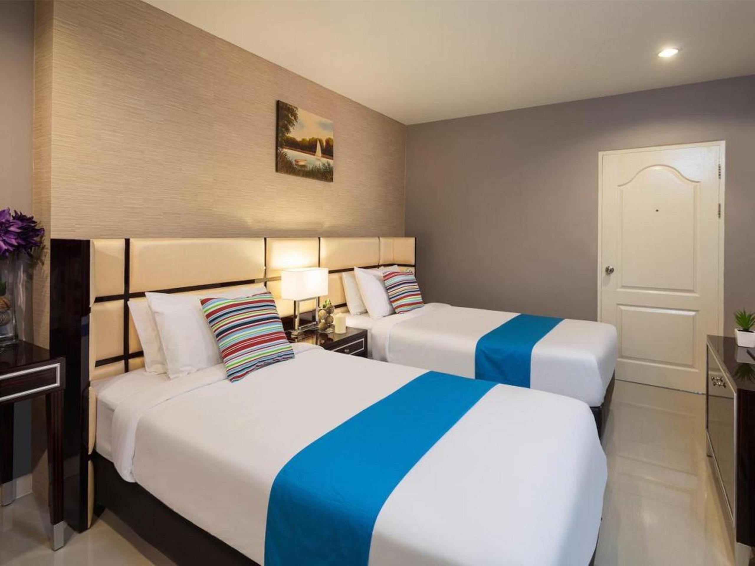 Premier Twin Room photo 2