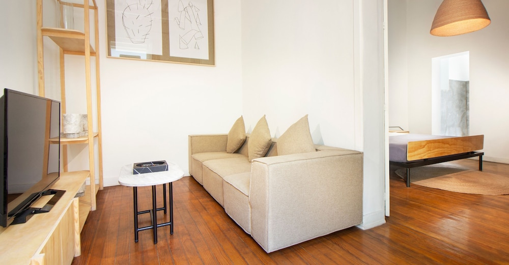 Comfort Quadruple Room, 1 Bedroom, Private Bathroom (Private Room) - Photo 2