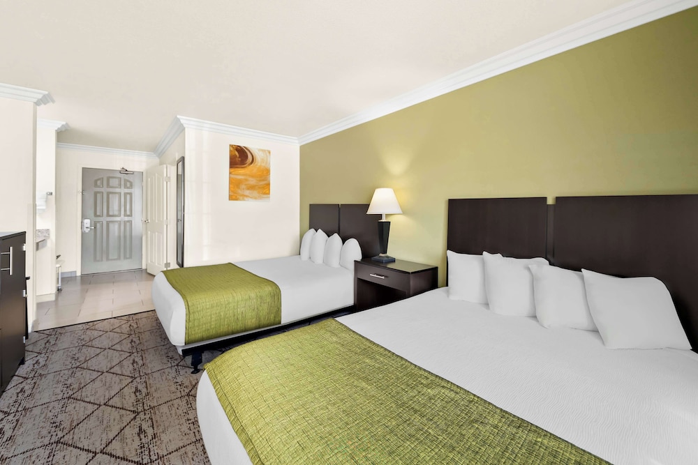 Standard Room, 2 Queen Beds, Accessible, Refrigerator & Microwave photo 1