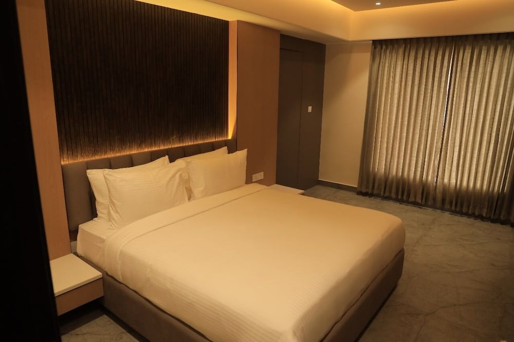 Luxury Suite, City View photo 2