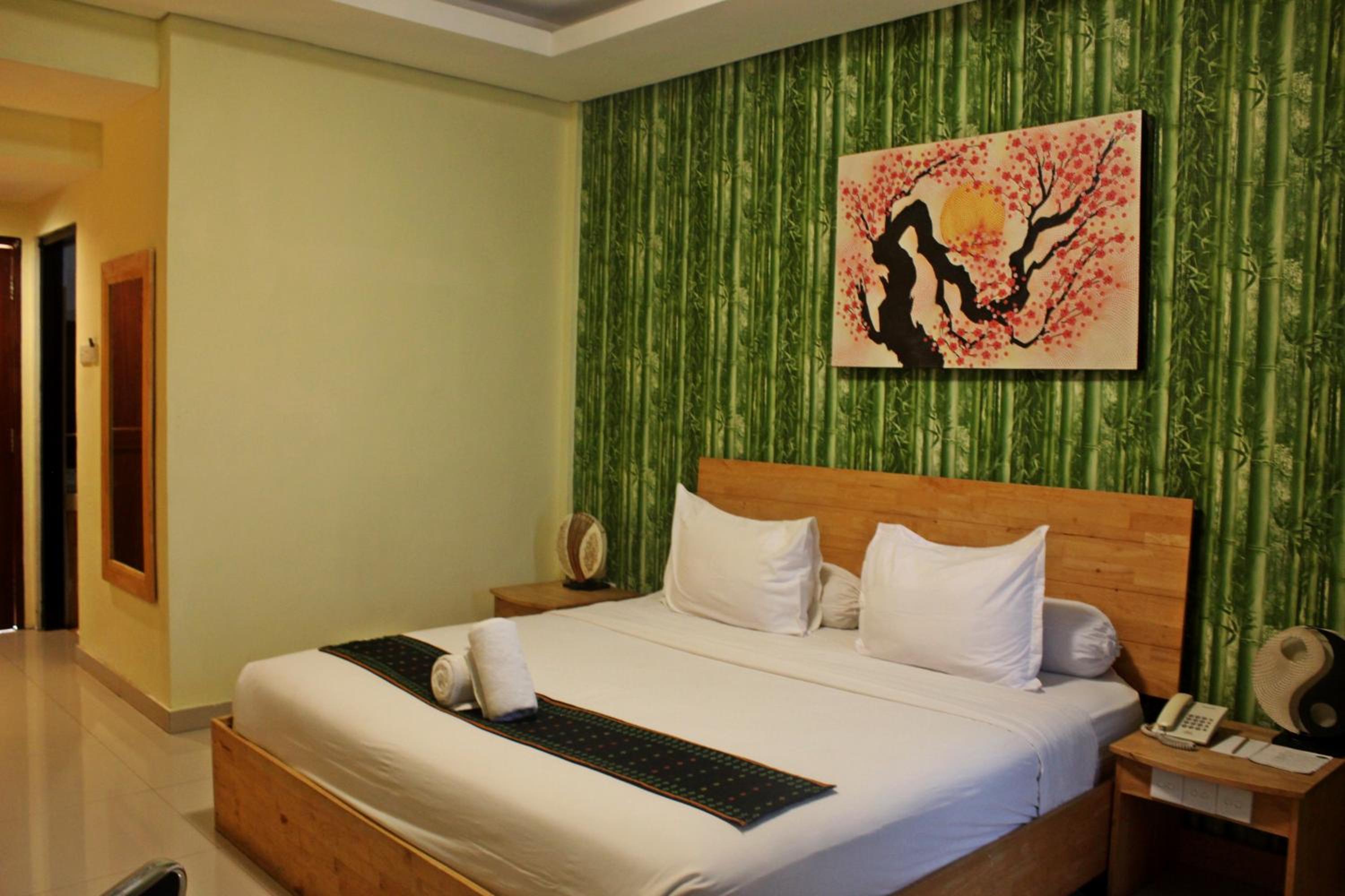 Deluxe Double Room - Free Return Airport Transfer photo 2