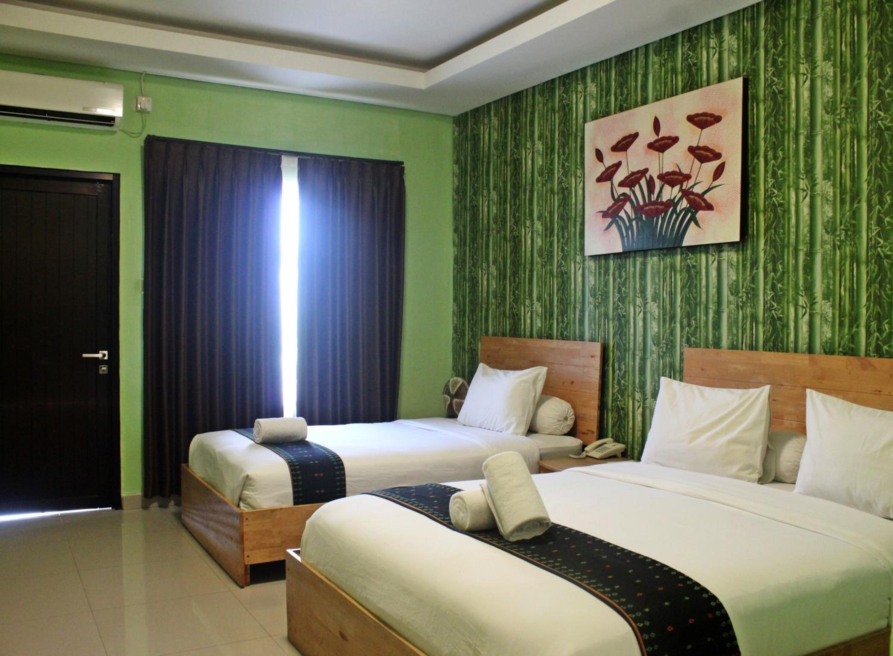 Deluxe Triple Room - Free Return Airport Transfer photo 3