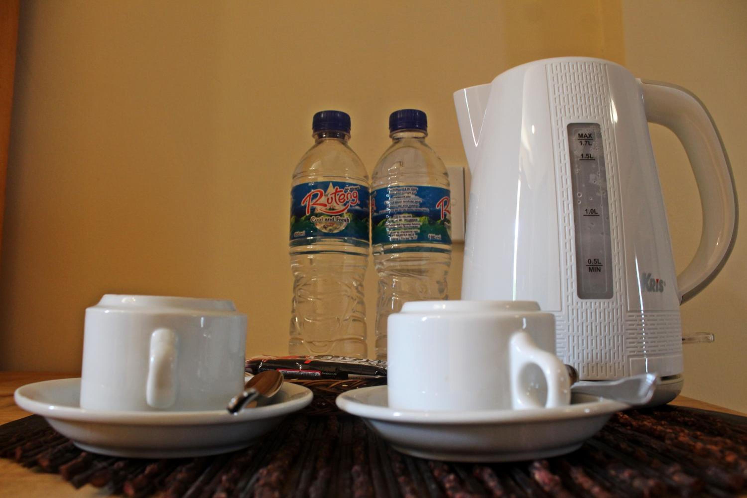 Deluxe Double Room - Free Return Airport Transfer photo 3