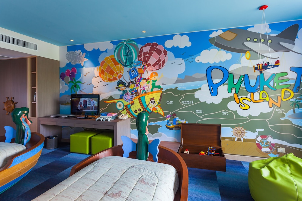 Family Suite, Multiple Beds - Photo 2