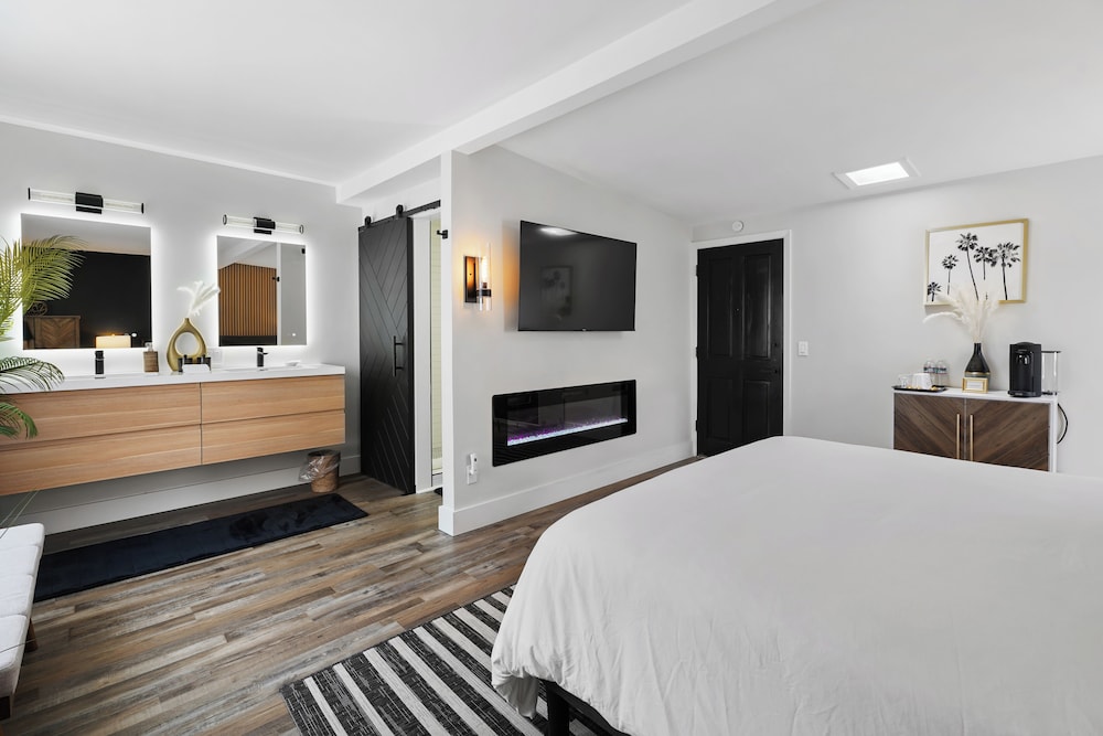 Deluxe Room - Photo 2