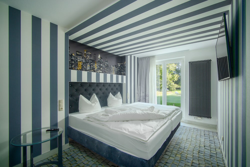 SL'otel i Parforcehuset, Billede 2