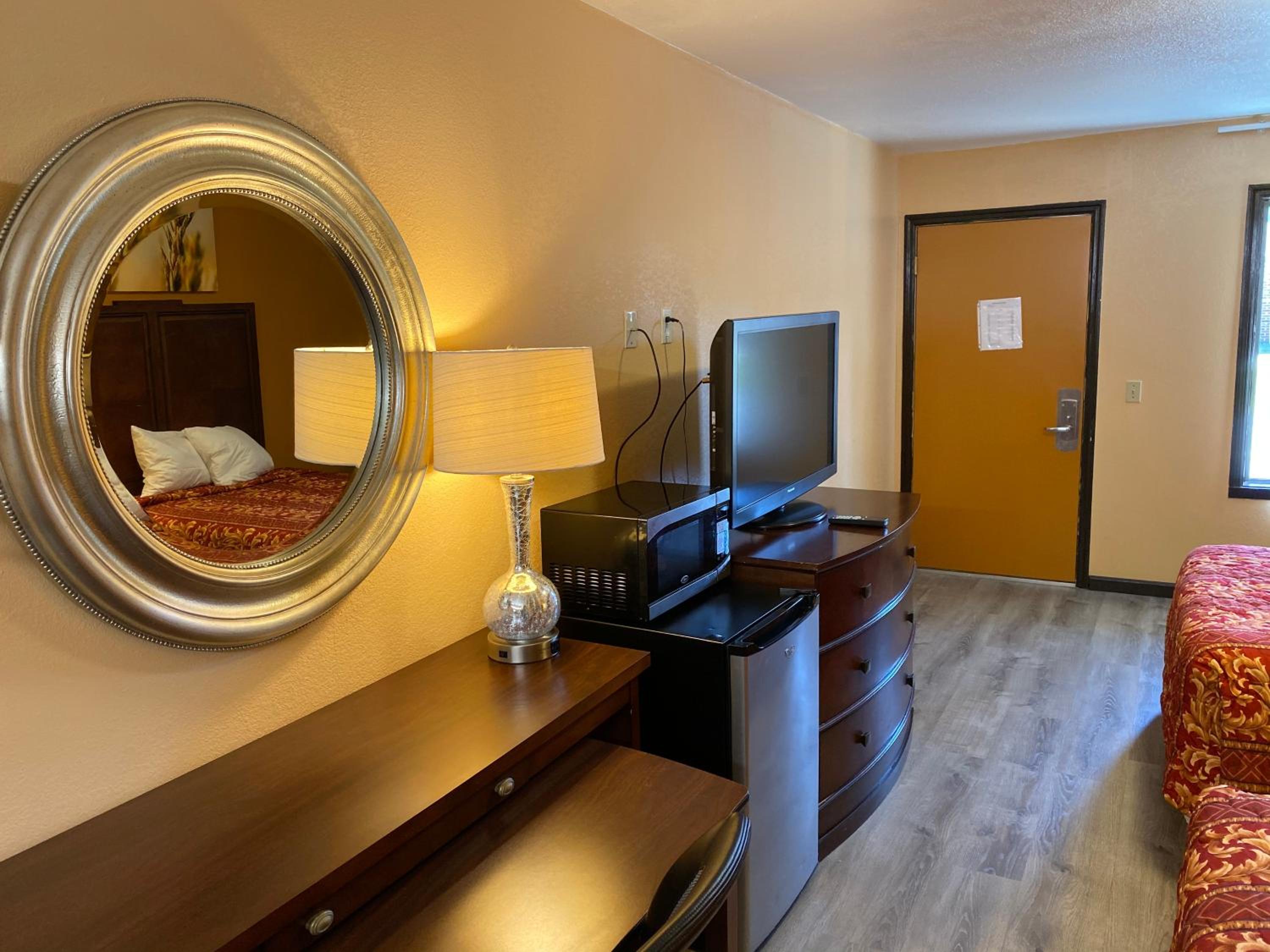 Double Room with Two Double Beds - Smoking photo 3