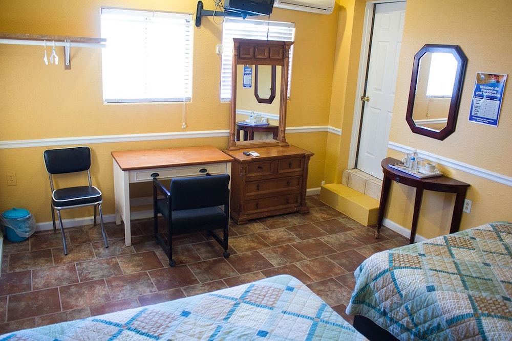 Standard Room, 1 Bedroom, Pool View photo 2