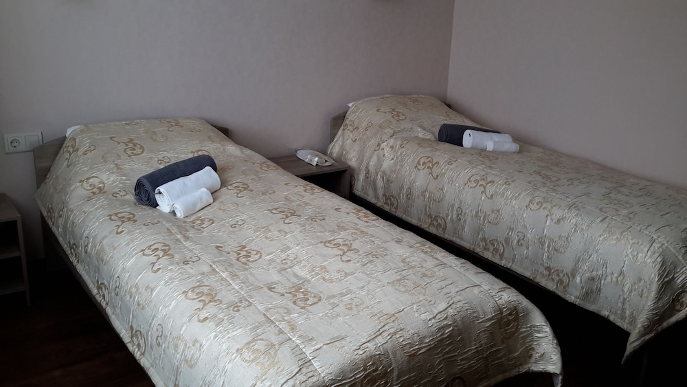 Standard Triple Room, Shared Bathroom photo 1