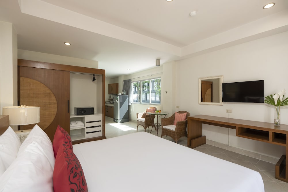 Deluxe Room - Photo 9