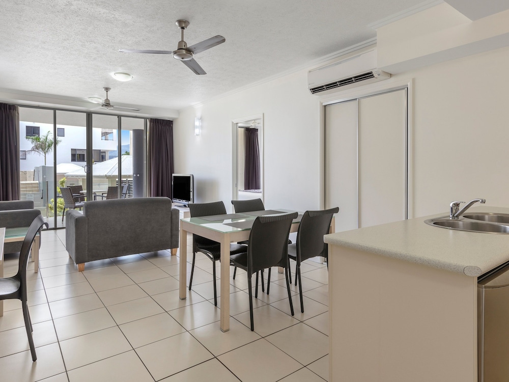 Executive One-Bedroom Apartments photo 1