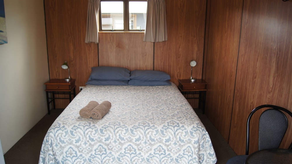 Standard Cabin, 1 Queen Bed photo 1