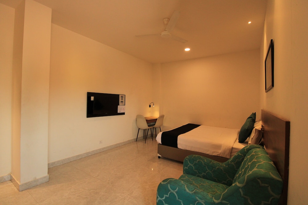 Deluxe Room - Photo 7