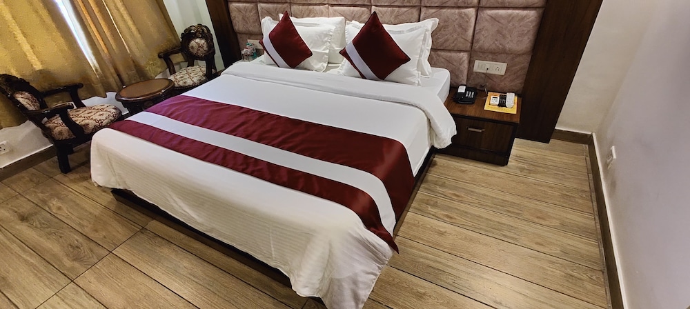 Deluxe Room Valley View with Balcony