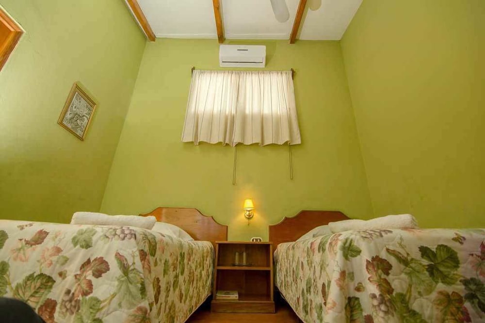 Basic Double Room, Multiple Beds, Non Smoking
