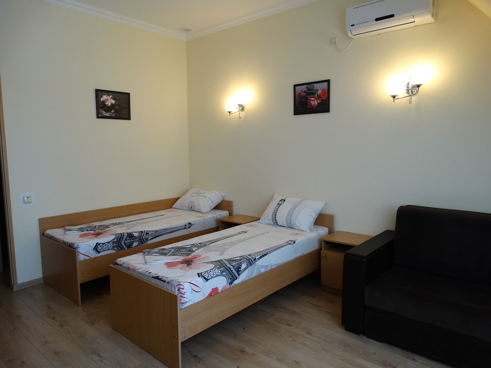 Standard Twin Room (12,15) photo 2