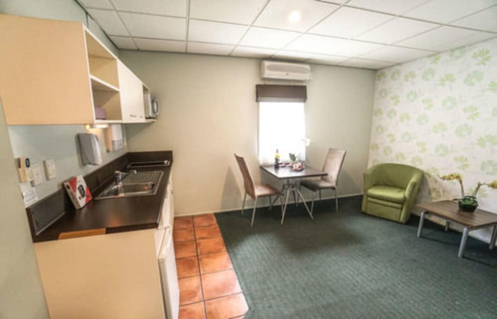 1 Bedroom Unit - Photo 4