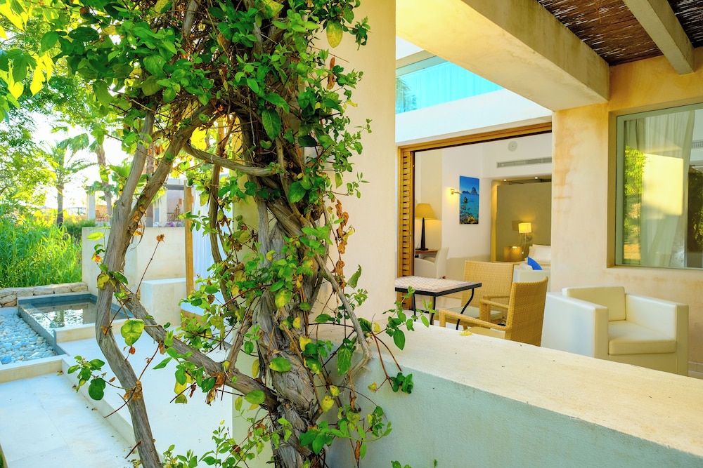 Deluxe Villa, Terrace, Garden View